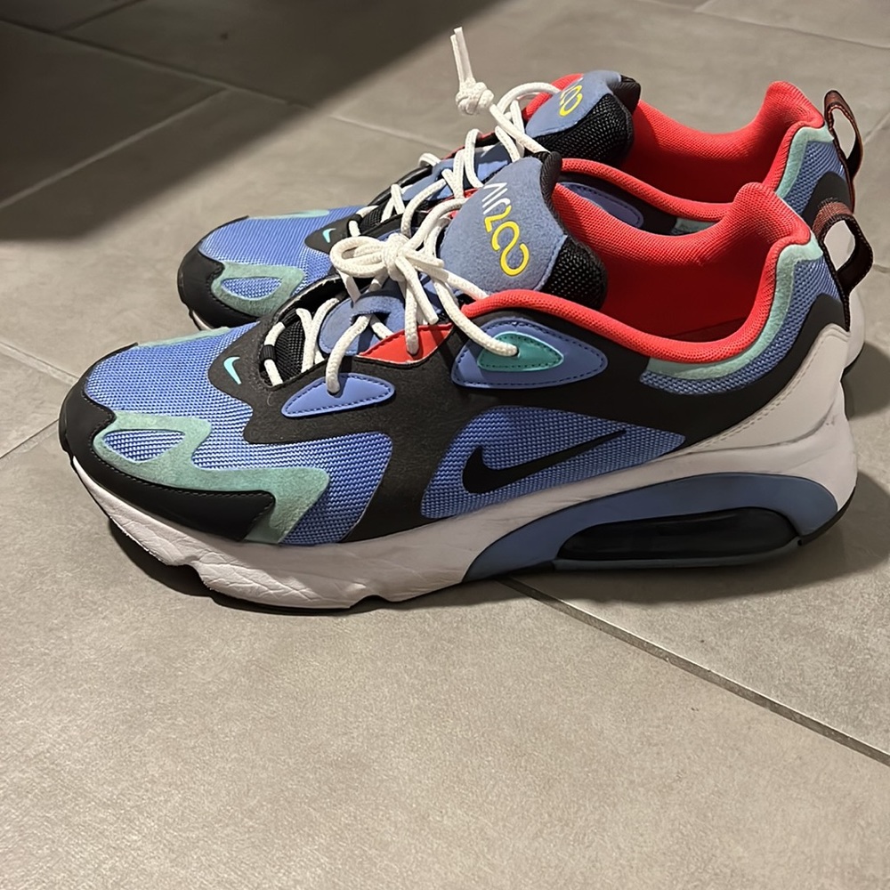 Nike Air 200
